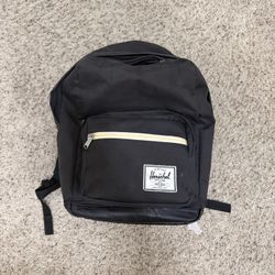 Black Herschel backpack 🤍 