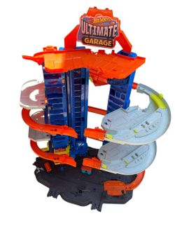 Hot Wheels Ultimate Garage Play Set