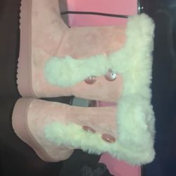Children’s fur boots for sale!