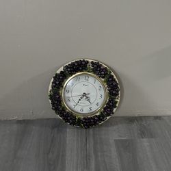Grape 🍇 Clock 