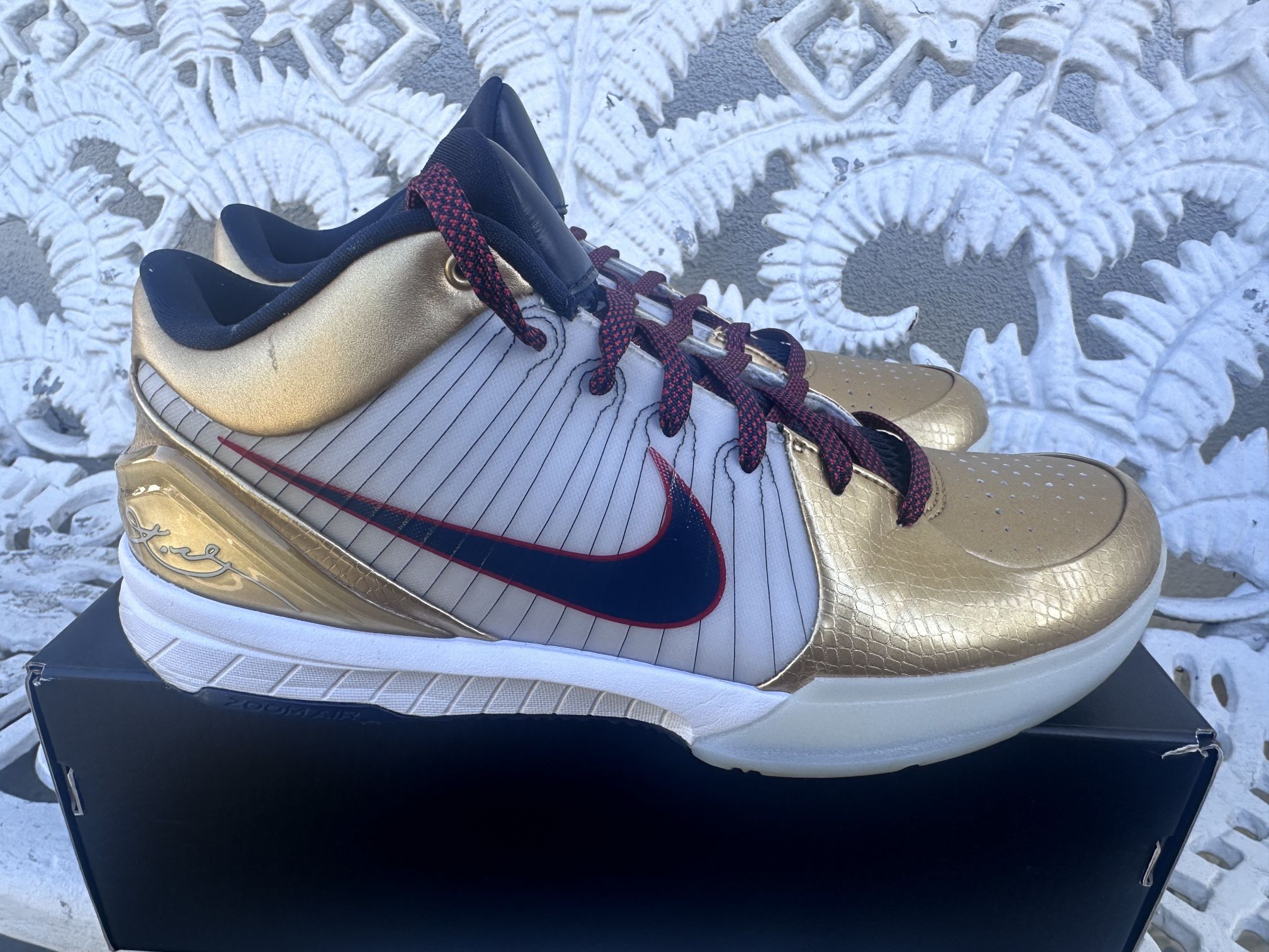 Nike Kobe IV Sz 10.5 Gold Medal Protro Chaos Mamba
