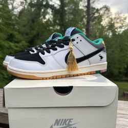 CSEF x Nike Sb Dunk Low Pro Size 9.5 Mens HJ4132-100