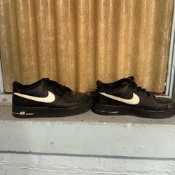 Black Nike Air Force’s 1