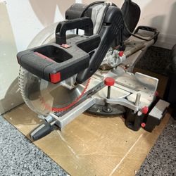 Dual Bevel Miter Saw