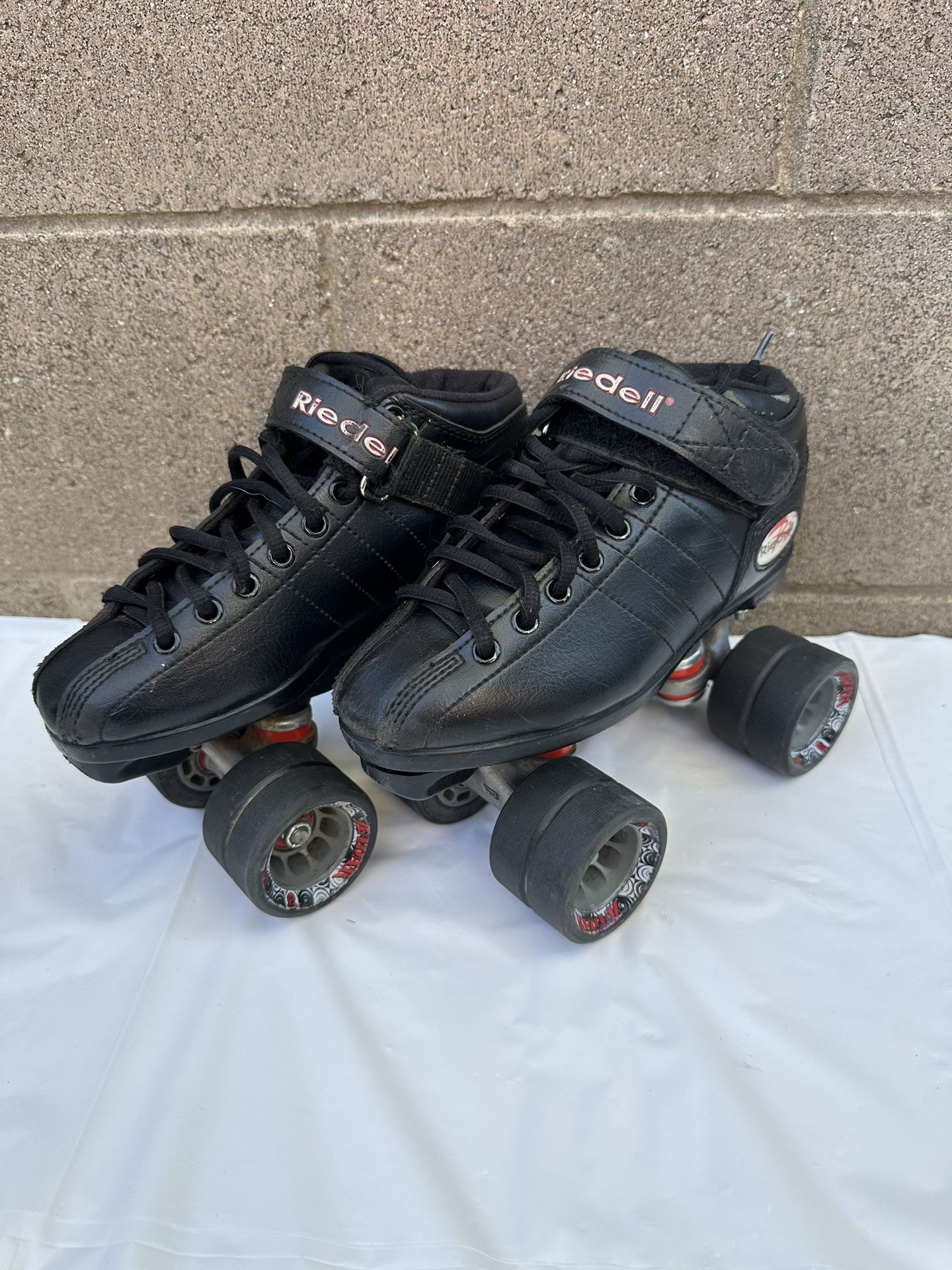 RIEDELL BLACK WOMENS QUAD SPEED SKATES SONAR CAYMAN WHEELS R3 CAYMAN 3064 SZ 4