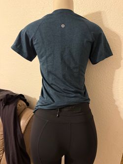 Lululemon top size 4