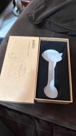 Car magnetic phone mount