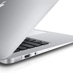 Macbook Air 13" Clean And Fast.