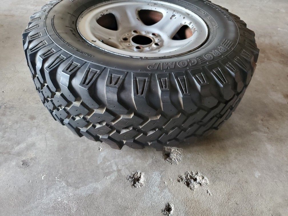 Free Wheel and tire