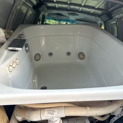 hydromassage hot tub