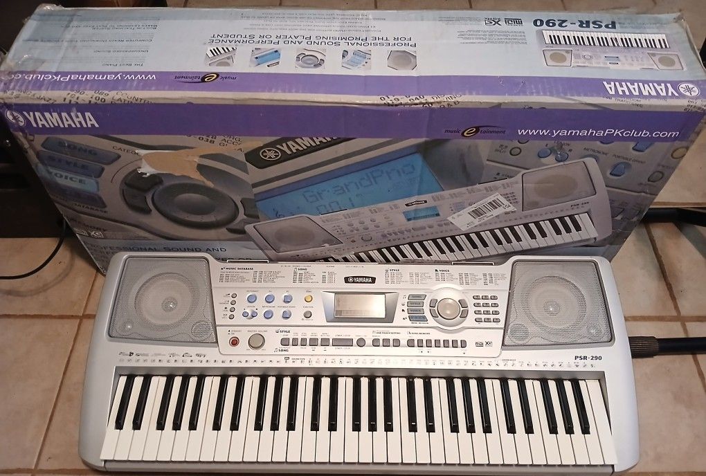 IN BOX Yamaha PSR-290 Keyboard Piano Synth MIDI with Power Supply Pedal and More