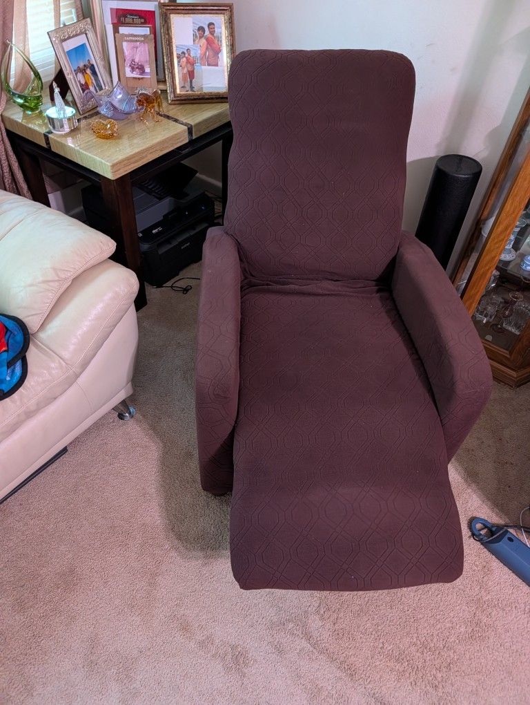 Free Recliner With Vibration Massage Function