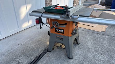 RIDGID Table Saw with Fence and Stand