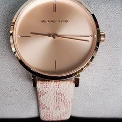 💖 Michael Kors Women's Monogram Band Watch Available In 5 Colors 💖