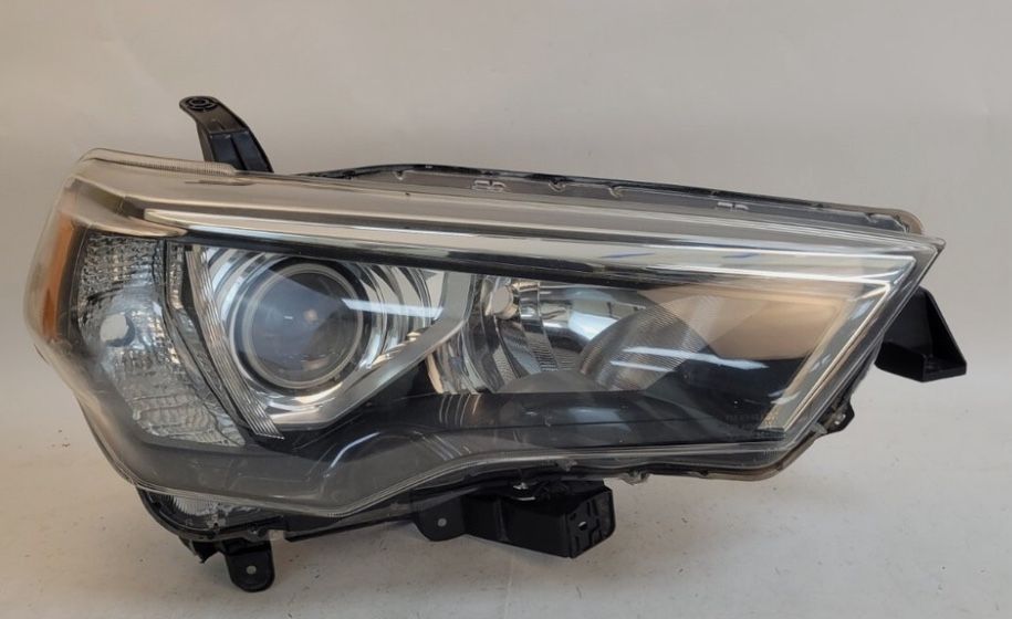 2014 2015 2016 2017 Toyota 4 Runner RIGHT/PASSENGER/RH SIDE Headlight