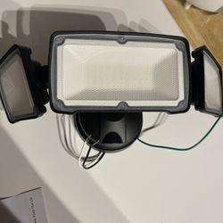 LED Security Light/ Luz LED De Seguridad 