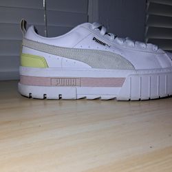 Womens Puma Size 9.5