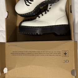 NEW-Dr. Martens Jadon Women’s Size 8 White Smooth Leather Platform Boots 