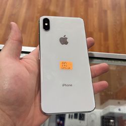 iPhone XSMAX 256gb Factory Unlocked Silver for Sale in Fort