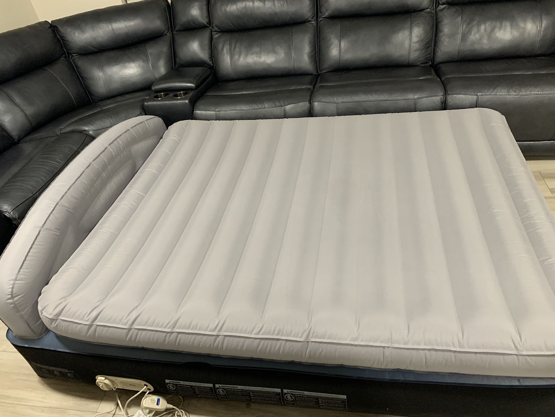 Aerobed Comfort Lock Queen Air mattress Pump for Sale in Phoenix, AZ