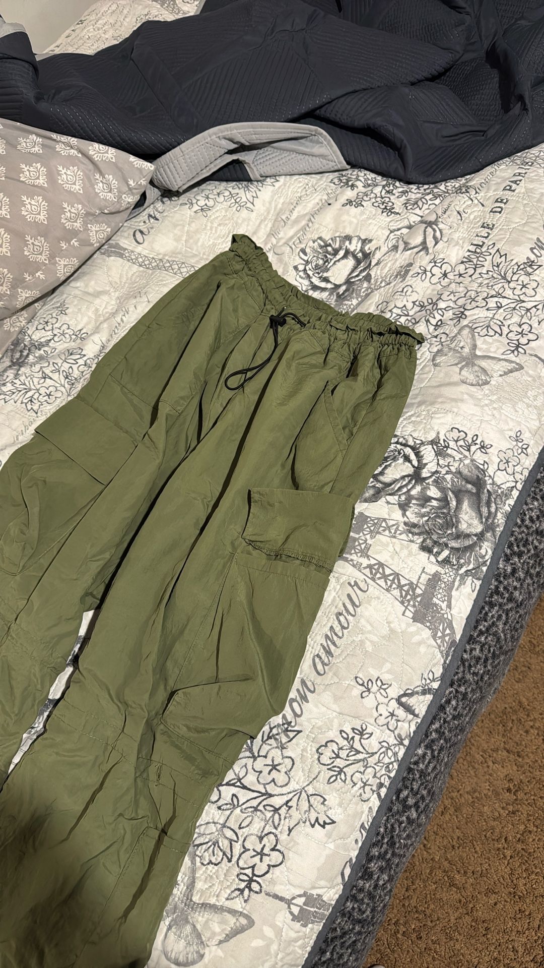 green pants