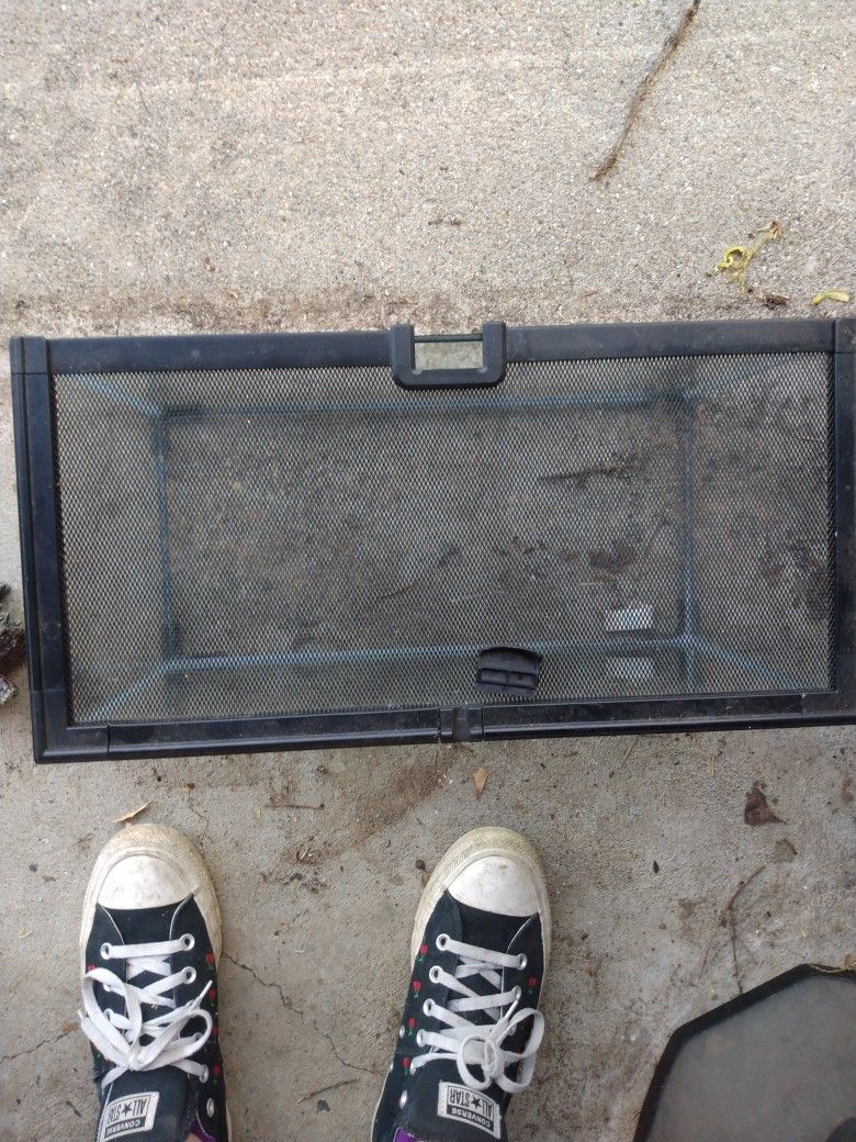 3-5 Gallon Tank