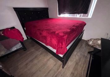 Queen size bed frame *disassembled*