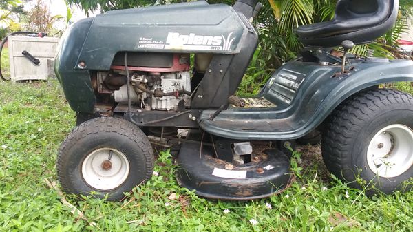 Bolens 38 inch cut riding lawn mower for Sale in Stuart, FL - OfferUp