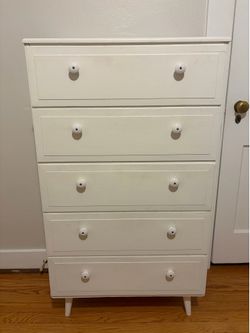 White Wood 5 Drawer Dresser