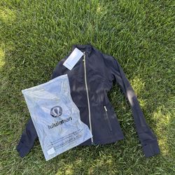 lululemon define jacket size 4