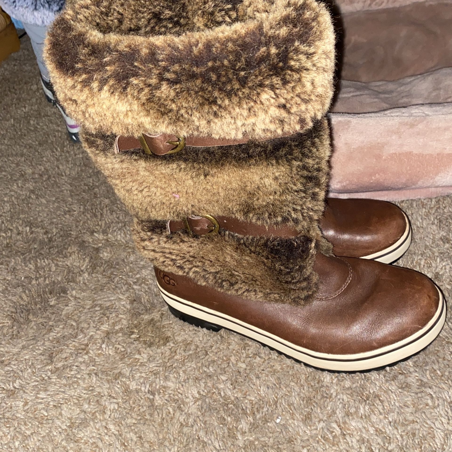 Brand new UGG winter boots for sale don’t have the box and they have never been worn