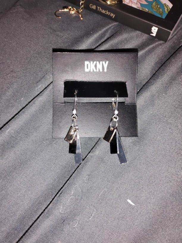 DKNY