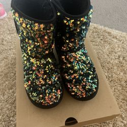 KIDS UGG BOOTS SIZE 3 