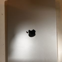 MacBook Air M3 15.3” 24gb 1tb