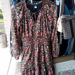 WOMEN'S SIZE SMALL DRESS