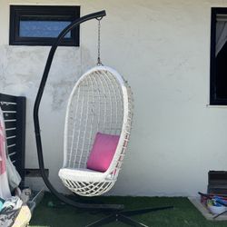 Wicker White Hanging Egg Chair