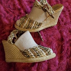 COLIN STUART NEUTRAL COLOR KNIT WEDGES 