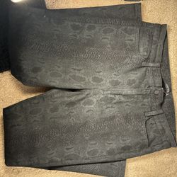 Men’s Snakeskin printed Joe's Jeans Classic Black Jeans Size 32
