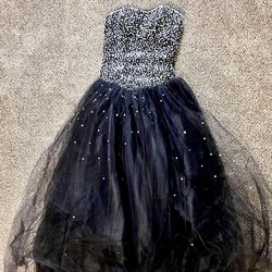 Formal/Prom/Party/Homecoming/Pageant/Quinceañera Dress Thumbnail