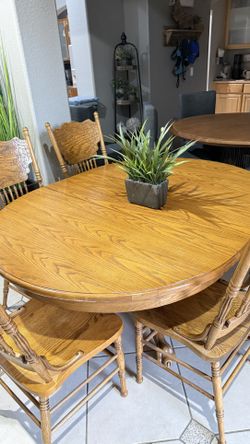 Dinning Table With 6 Chairs