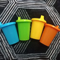 Tupperware $6.00 Cada Uno