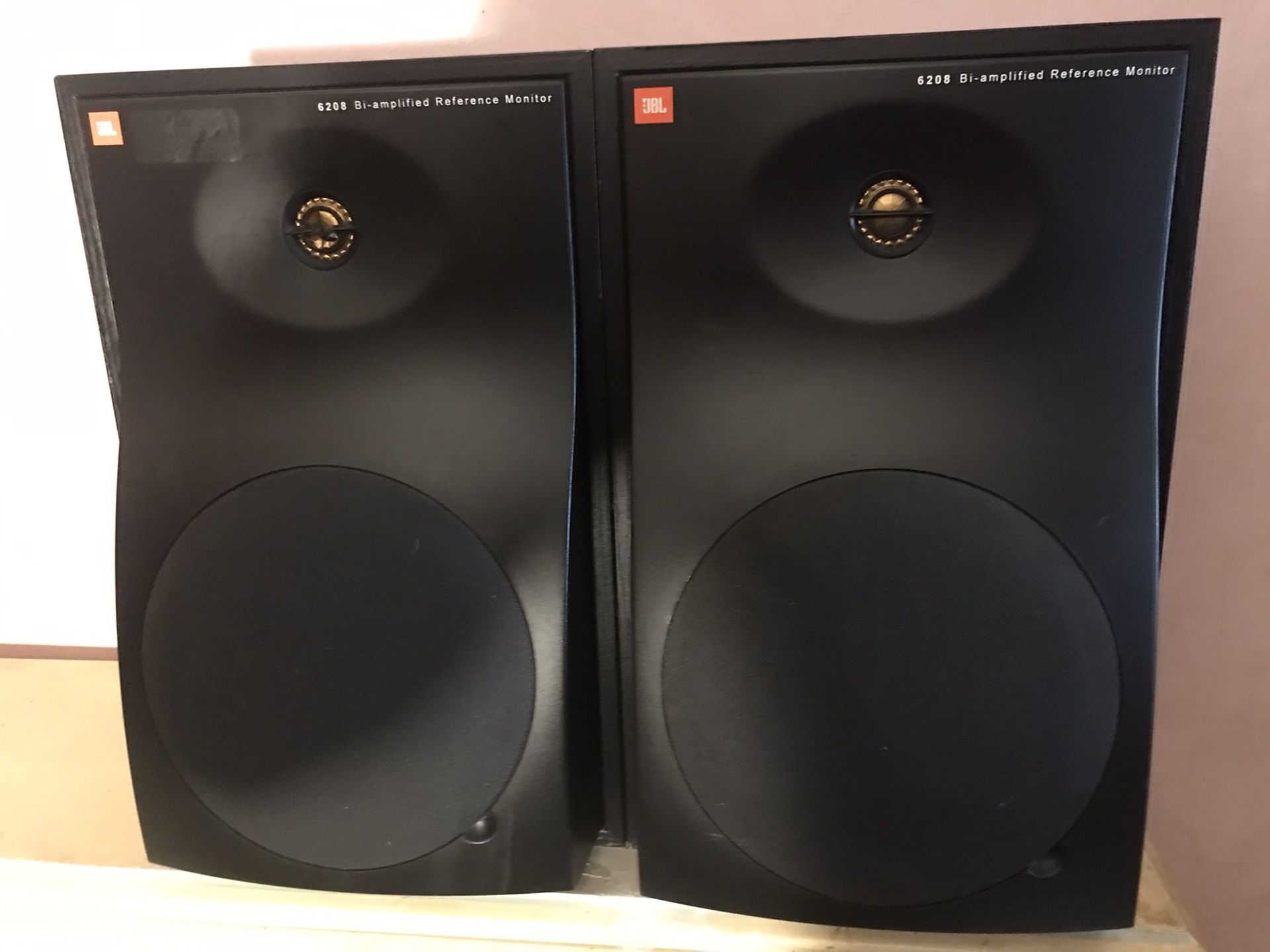 JBL studio monitor 6208