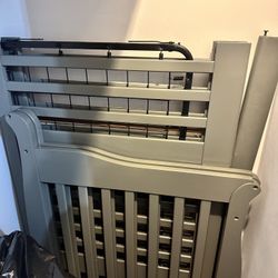 Tuscany Convertible 4-1 Baby Crib Like New 