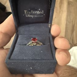 Zales Evil Queen Snow White Ring 