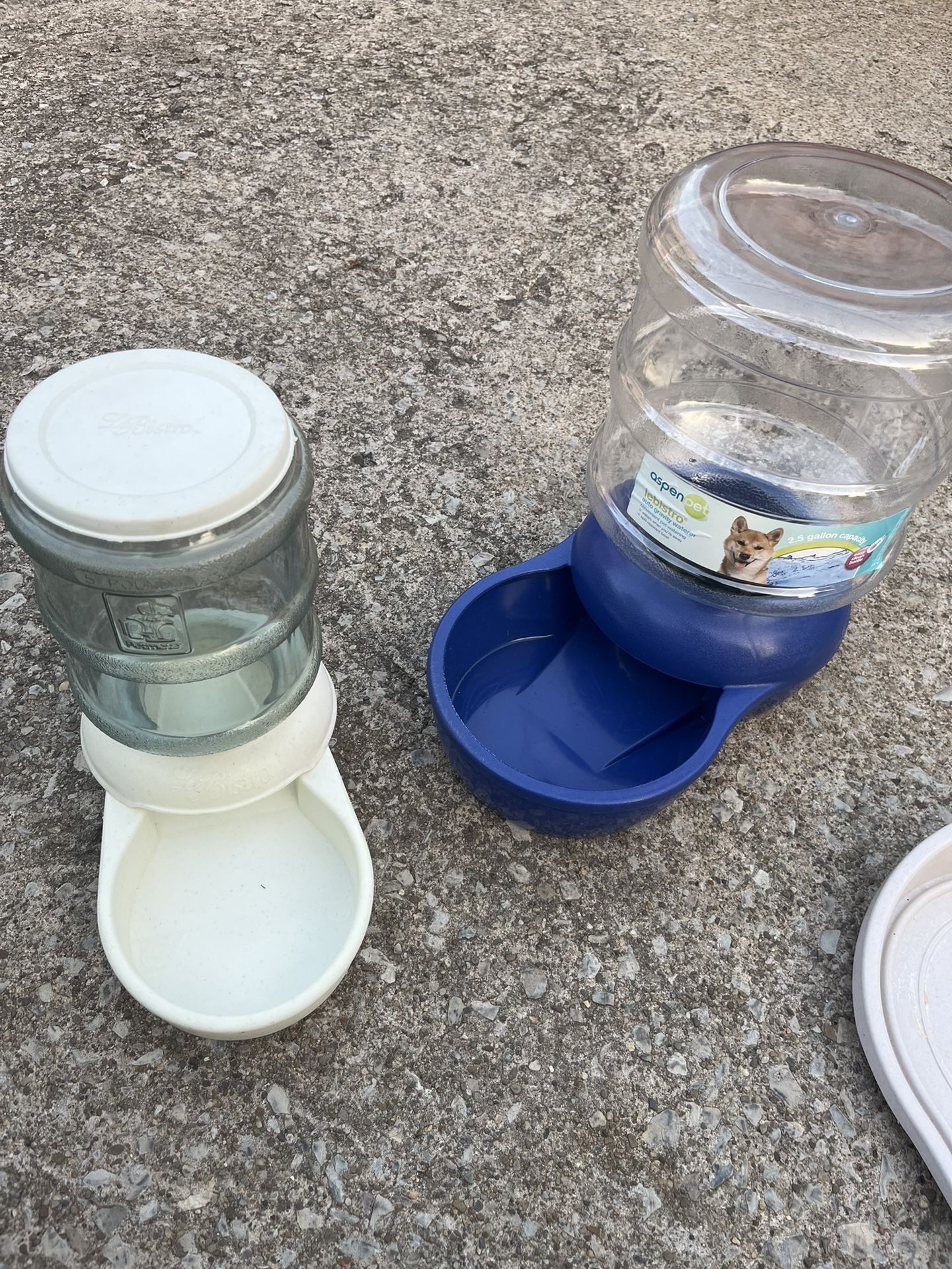 Dog Or Pet Food Dispenser