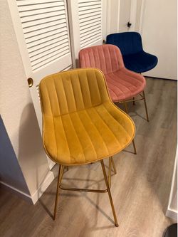 Velvet barstool set