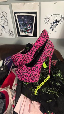 size 9 pink leopard print heels