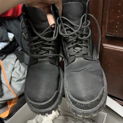 Balenciaga Strike Boots Size 40