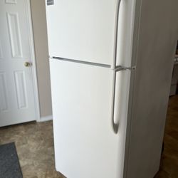 Frigidaire Refrigerator 