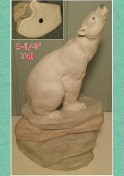 Figurine by Llardo Made in Spain - Polar Bear Observing